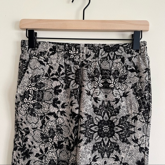 Disney | Baroque Wonder & Whimsy Pants - Picture 2 of 7